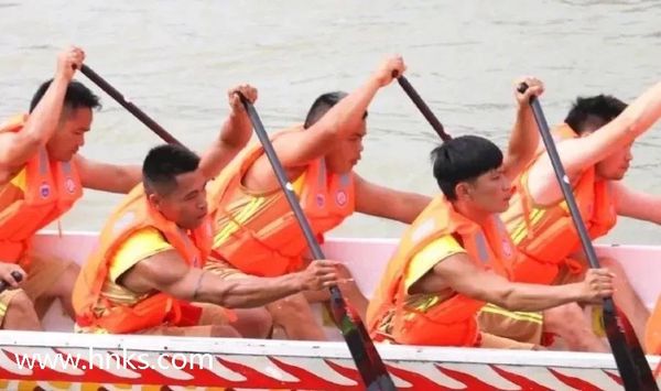  10月13日，來(lái)天然文巖渠觀看“河南礦山杯”龍舟大賽！